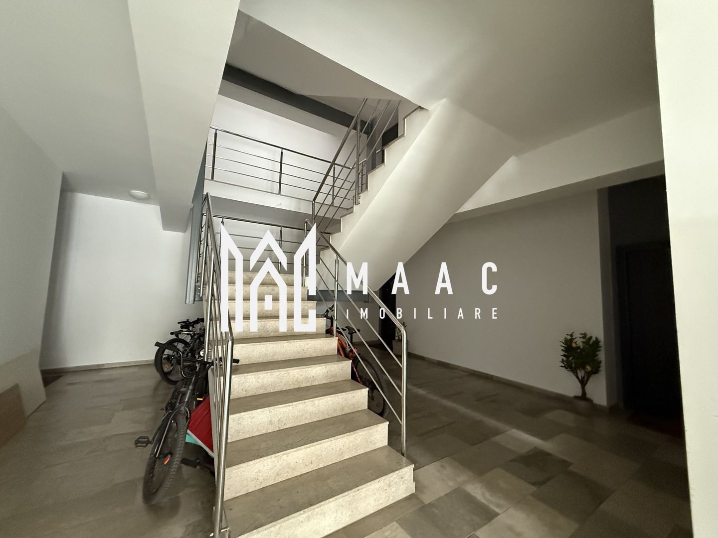 anBn-411 Apartament 3 camere | Gradina 159 MP | 2 Parcari | Selimbar