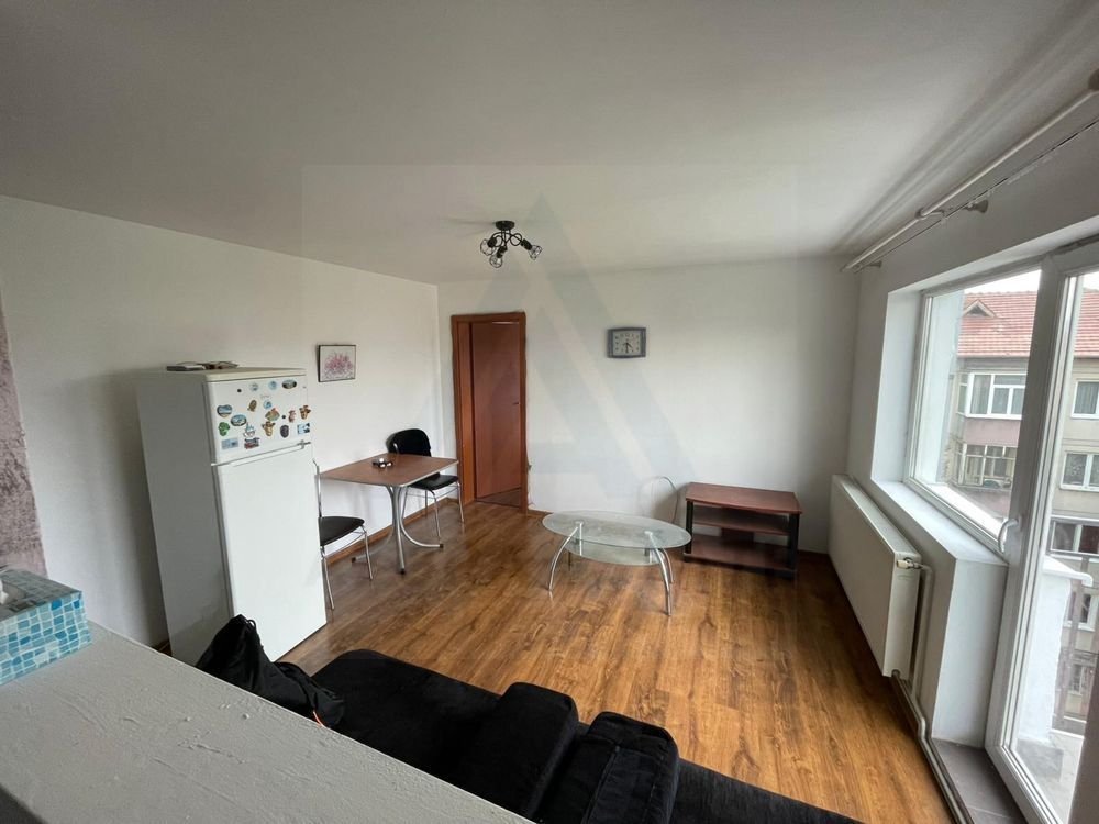 Apartament 2 camere 40 mp  balcon zona Mihai Viteazul