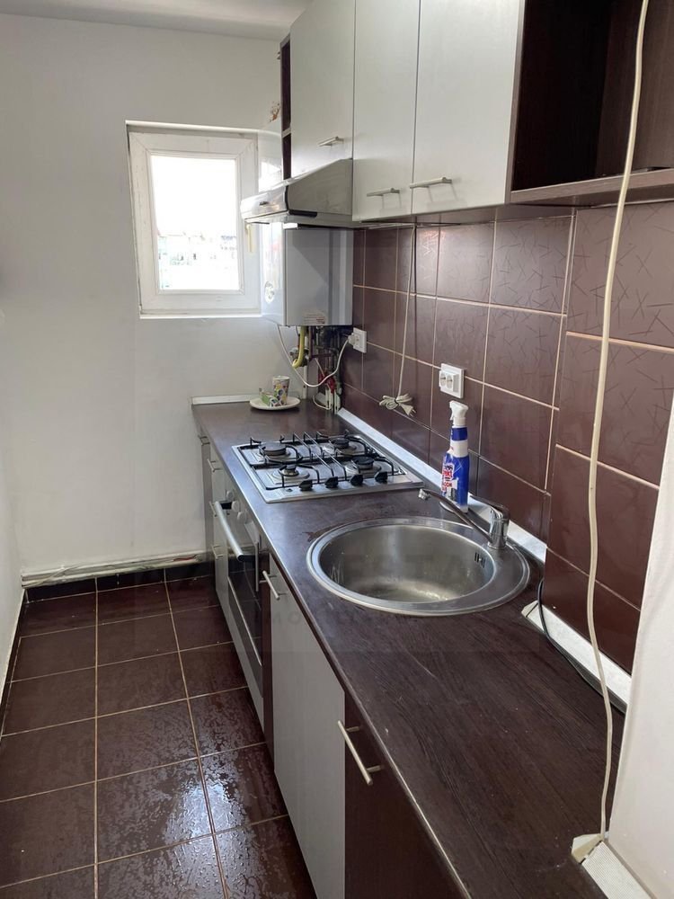 Apartament 2 camere 40 mp  balcon zona Mihai Viteazul