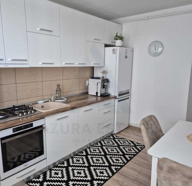 Studio modern 40 mp utili cu bucatarie inchisa etaj 3 in Turnisor