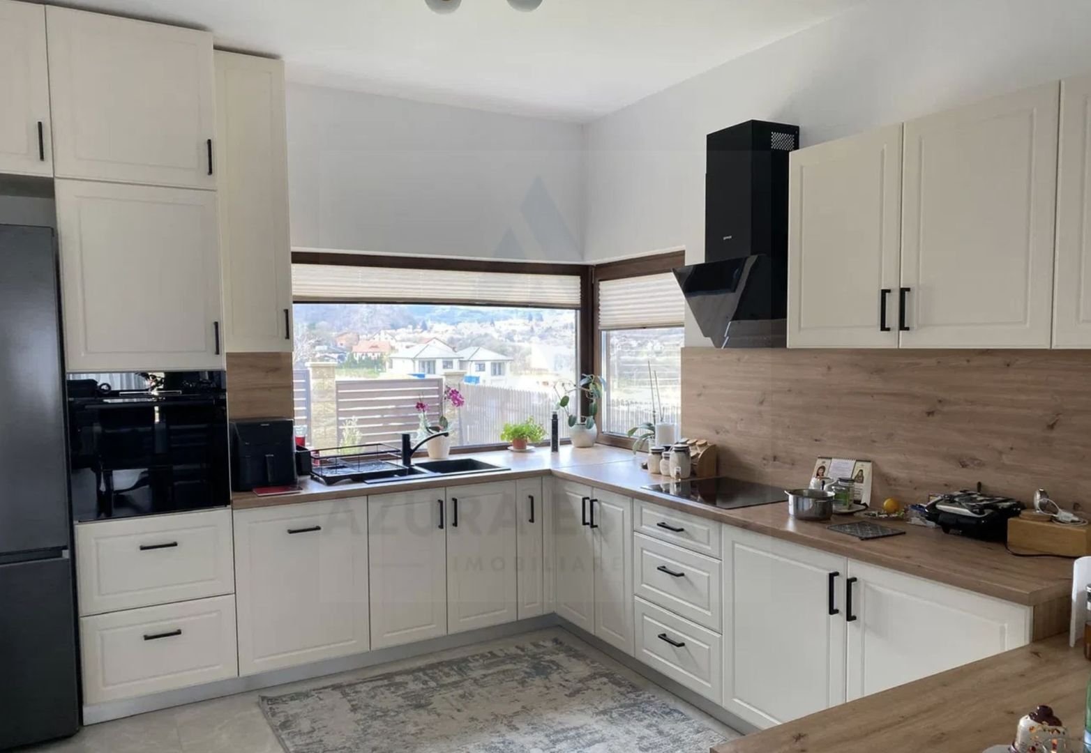 Casa ultrafinisata 199 mp utili garaj si teren 410 mp in Cisnadioara