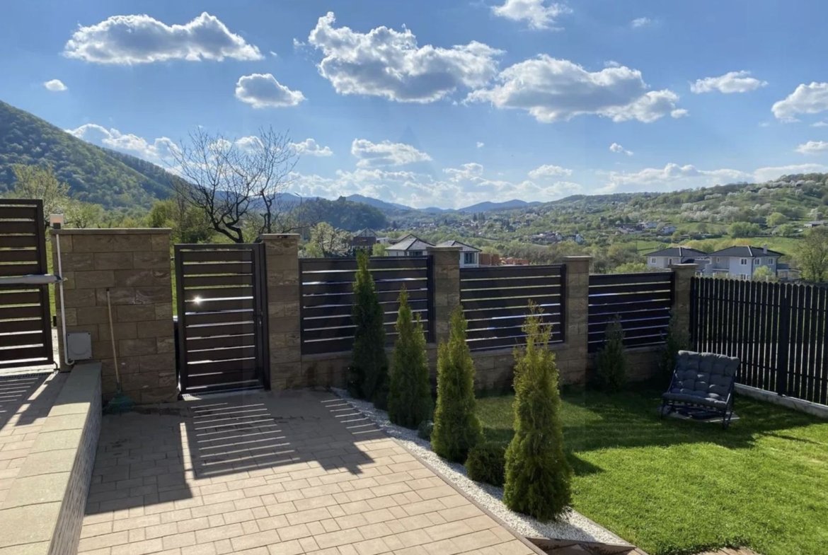 Casa ultrafinisata 199 mp utili garaj si teren 410 mp in Cisnadioara