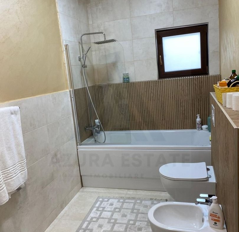 Casa ultrafinisata 199 mp utili garaj si teren 410 mp in Cisnadioara