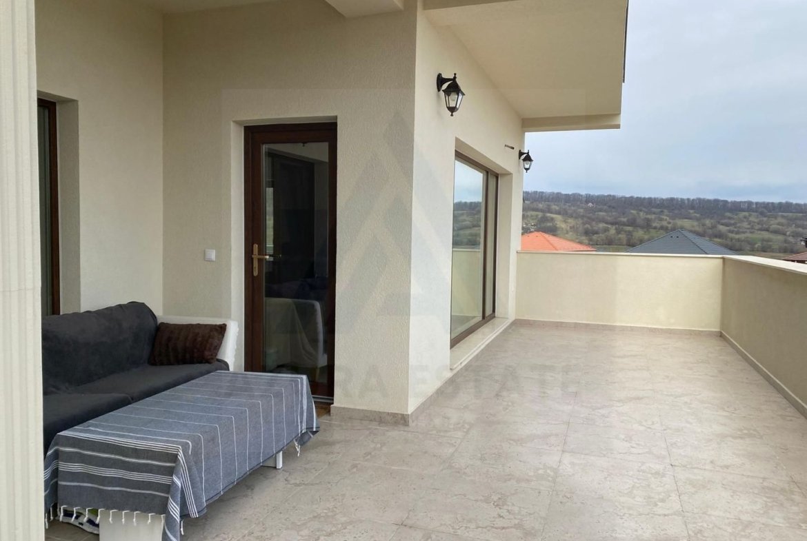Casa ultrafinisata 199 mp utili garaj si teren 410 mp in Cisnadioara