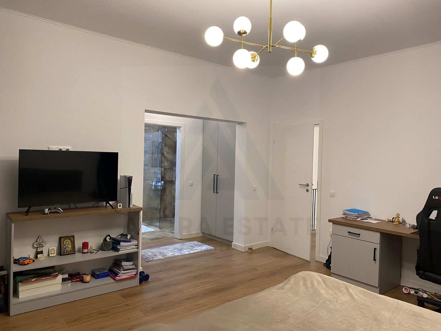 Casa ultrafinisata 199 mp utili garaj si teren 410 mp in Cisnadioara