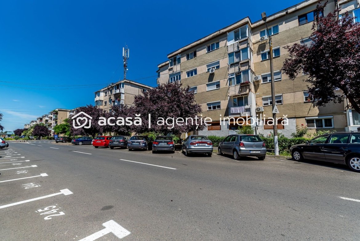Ap 2 camere decomandat, renovat, 2 balcoane. Cartier Alfa Arad