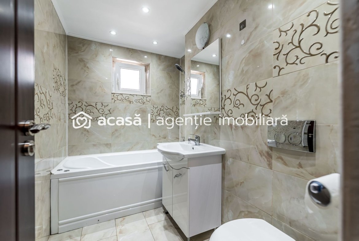 Ap 2 camere decomandat, renovat, 2 balcoane. Cartier Alfa Arad