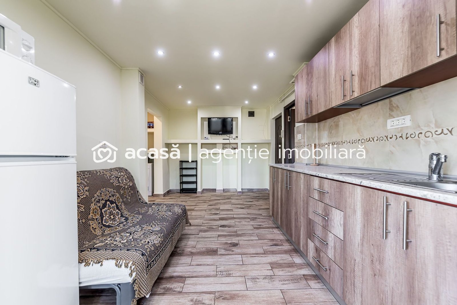 anBn-4342 Ap 2 camere decomandat, renovat, 2 balcoane. Cartier Alfa Arad