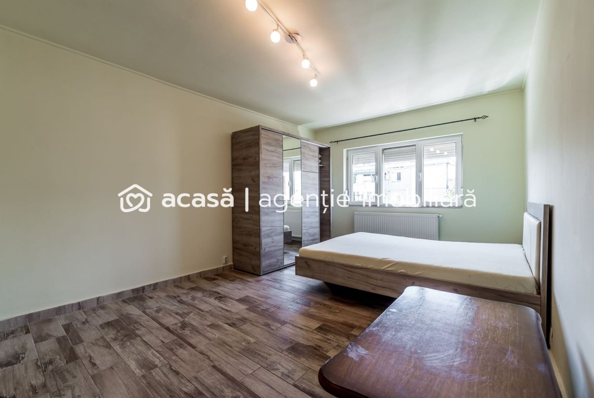Ap 2 camere decomandat, renovat, 2 balcoane. Cartier Alfa Arad