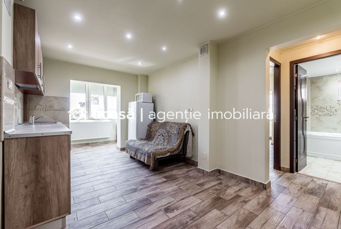 Ap 2 camere decomandat, renovat, 2 balcoane. Cartier Alfa Arad