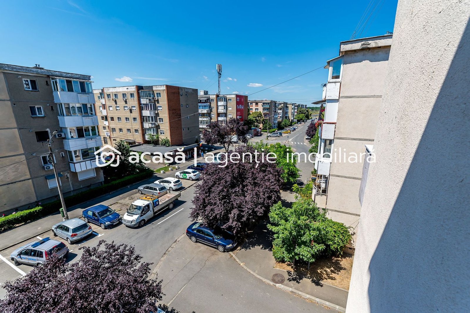 anBn-4348 Ap 2 camere decomandat, renovat, 2 balcoane. Cartier Alfa Arad