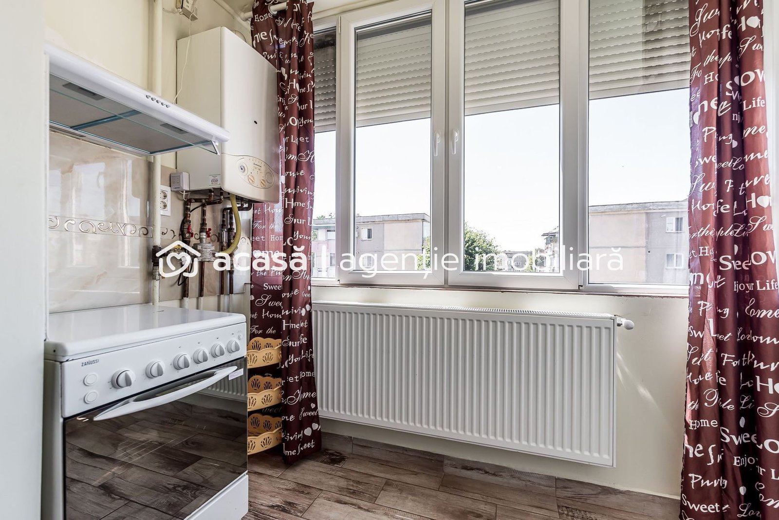 anBn-4349 Ap 2 camere decomandat, renovat, 2 balcoane. Cartier Alfa Arad