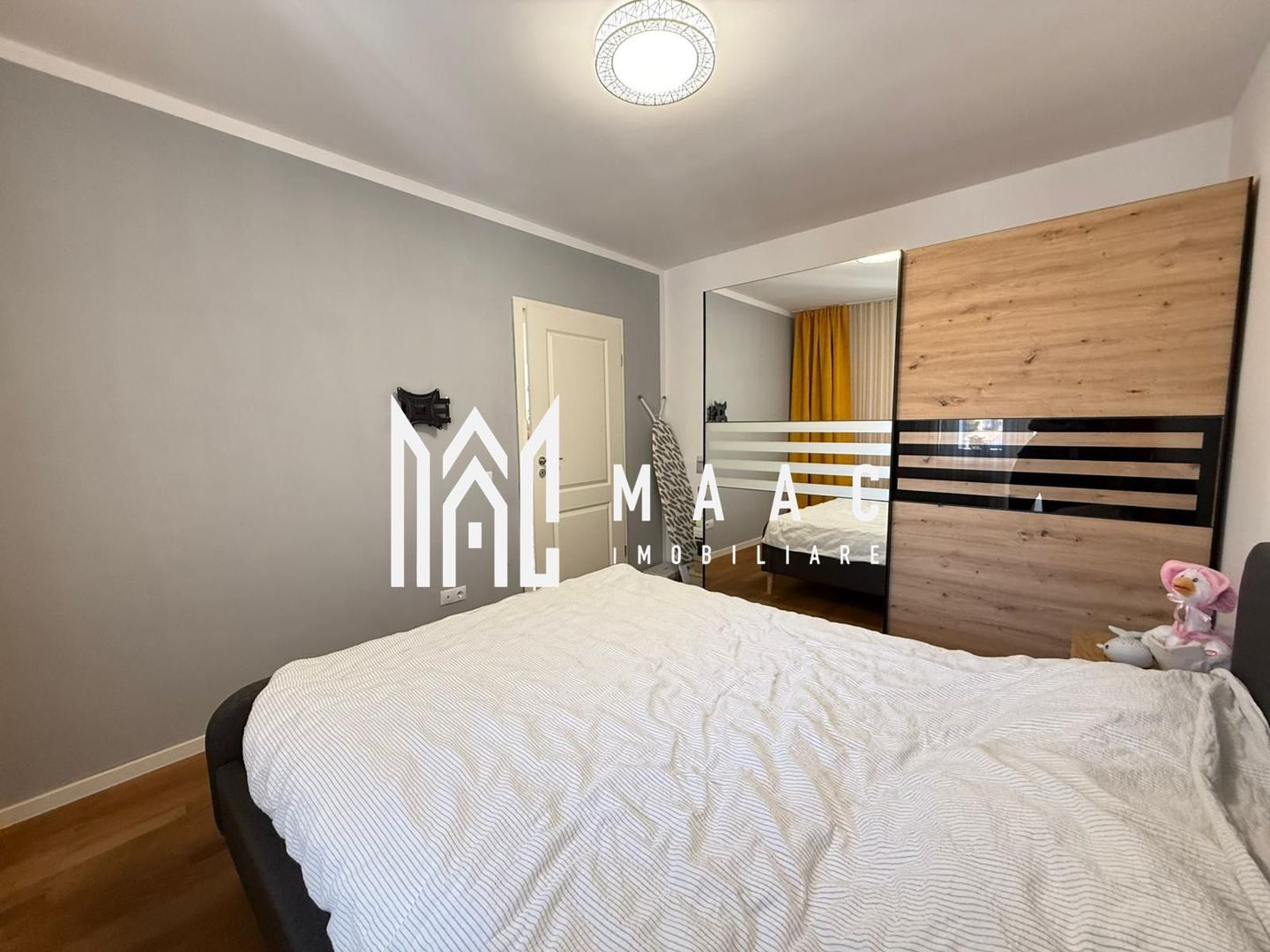 Apartament 3 camere | Etaj 1 | 2 bai | Balcon | C. Dumbravii