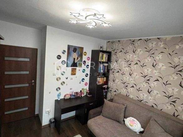 Apartament cu 3 camere, decomandat – Zona Fortuna