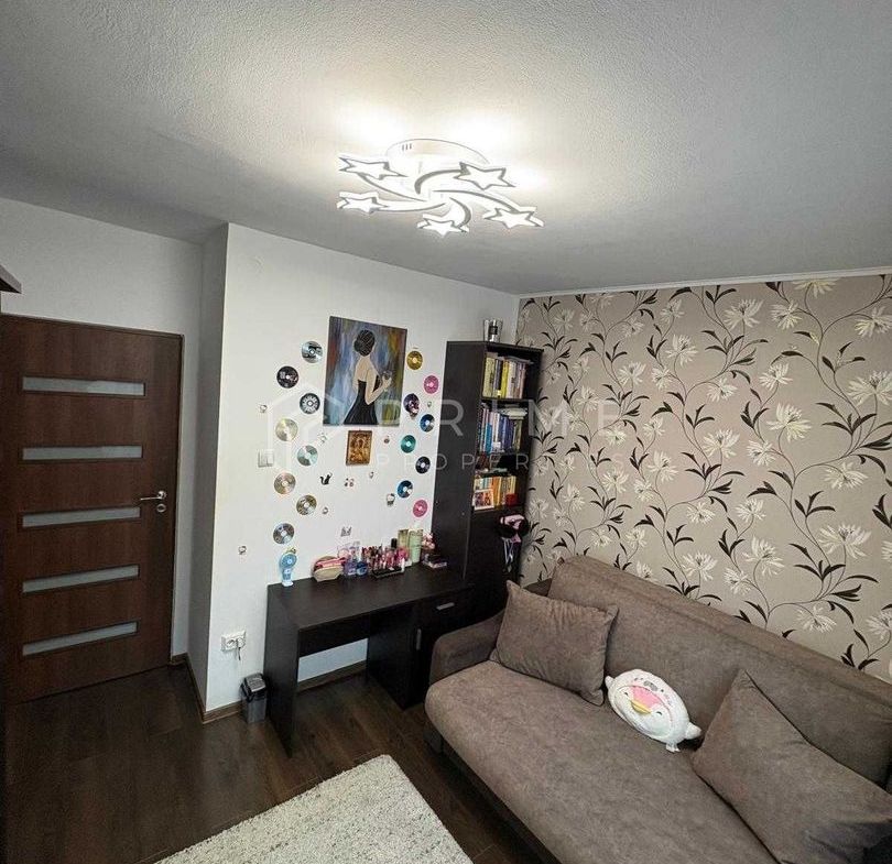 Apartament cu 3 camere, decomandat – Zona Fortuna