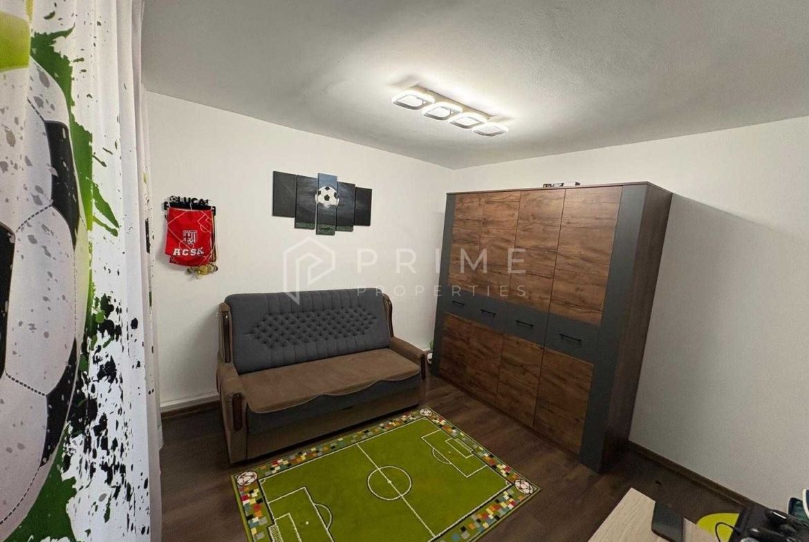 Apartament cu 3 camere, decomandat – Zona Fortuna