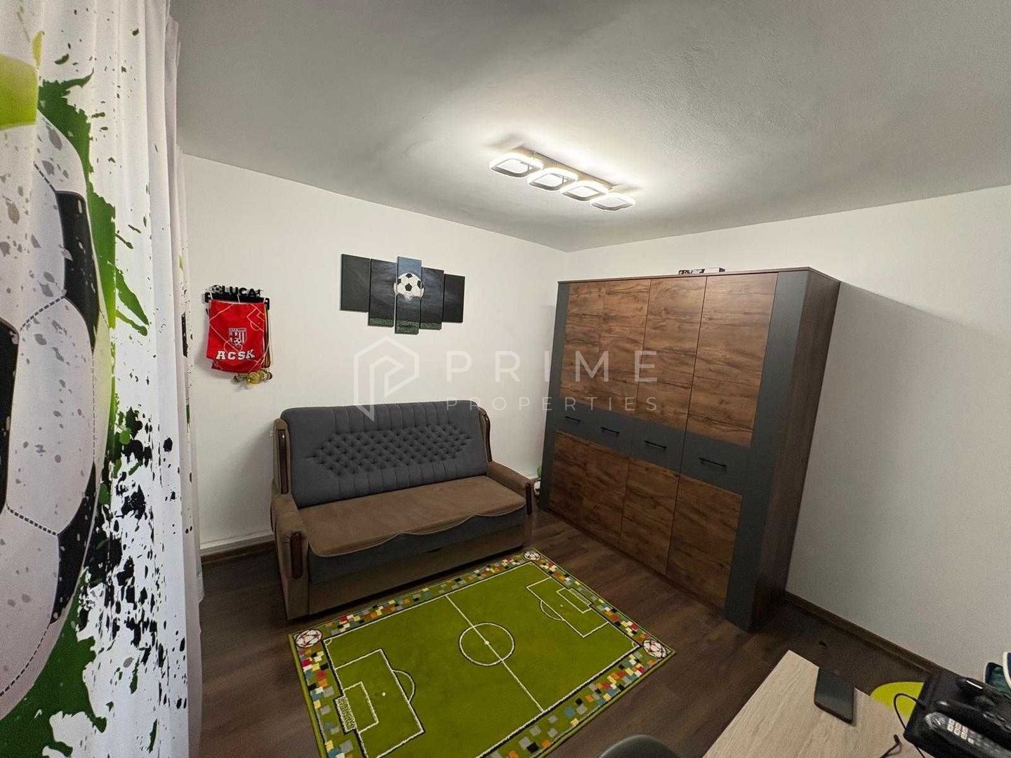 Apartament cu 3 camere, decomandat – Zona Fortuna