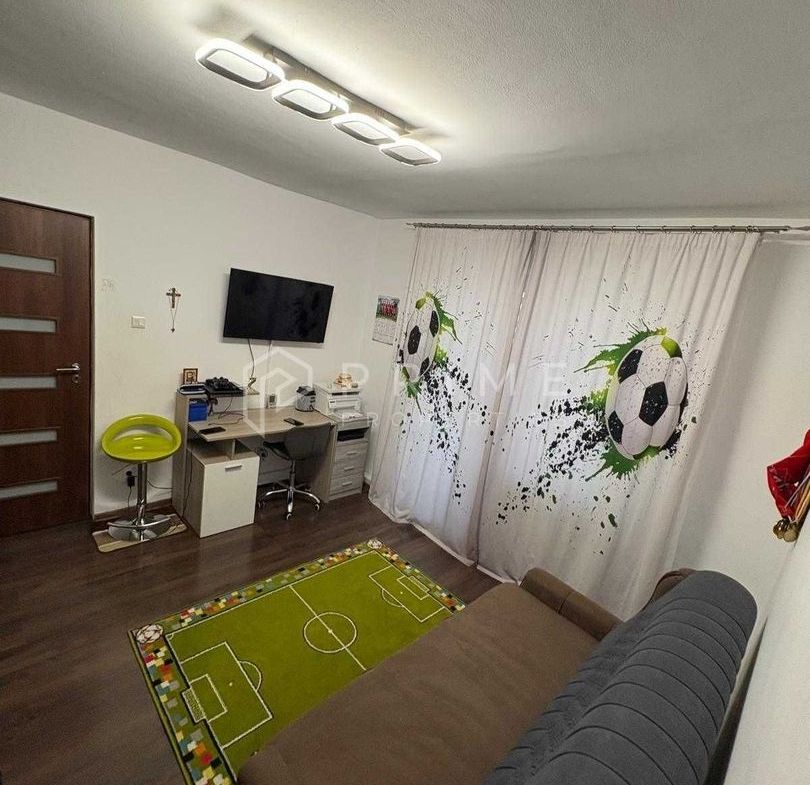 Apartament cu 3 camere, decomandat – Zona Fortuna