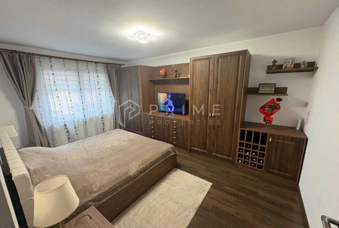Apartament cu 3 camere, decomandat – Zona Fortuna