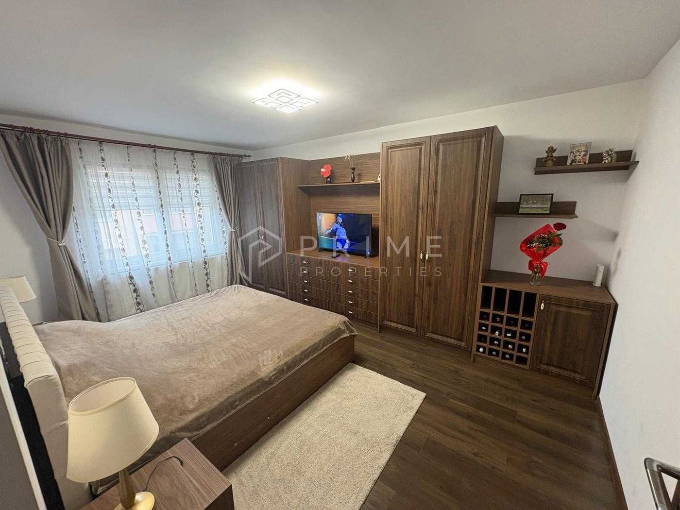 Apartament cu 3 camere, decomandat – Zona Fortuna