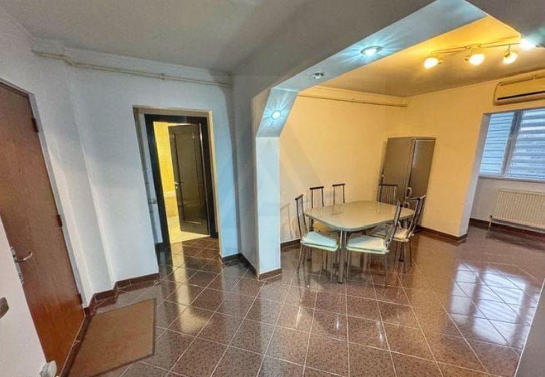 Apartament  2 camere 2 balcoane amenajate si pivnita etaj 1 Strand
