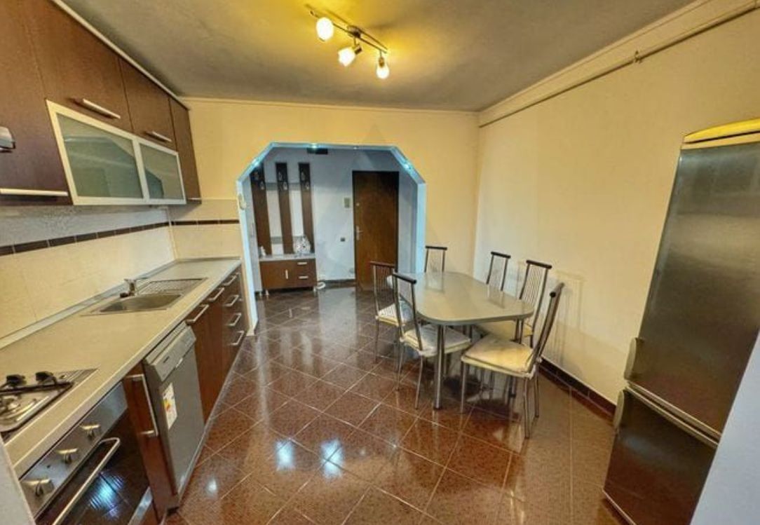 Apartament  2 camere 2 balcoane amenajate si pivnita etaj 1 Strand
