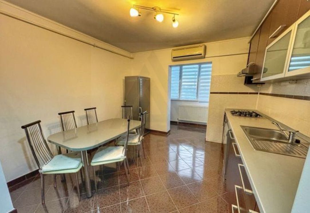 Apartament  2 camere 2 balcoane amenajate si pivnita etaj 1 Strand