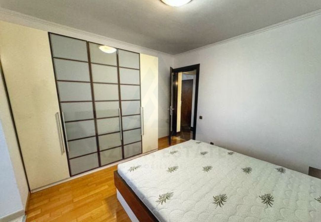Apartament  2 camere 2 balcoane amenajate si pivnita etaj 1 Strand