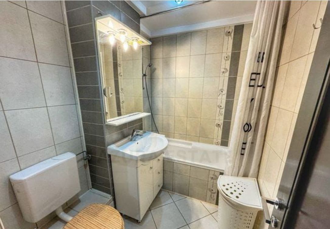 Apartament  2 camere 2 balcoane amenajate si pivnita etaj 1 Strand