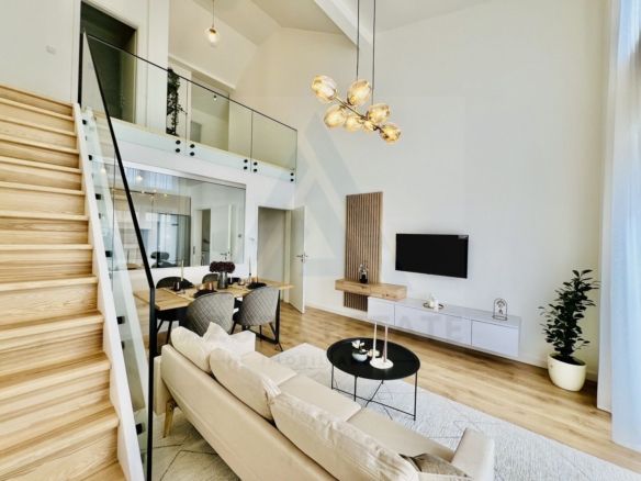 Penthouse ultramodern utilat 5 camere 2 bai si 139 mp utili in DaVinci