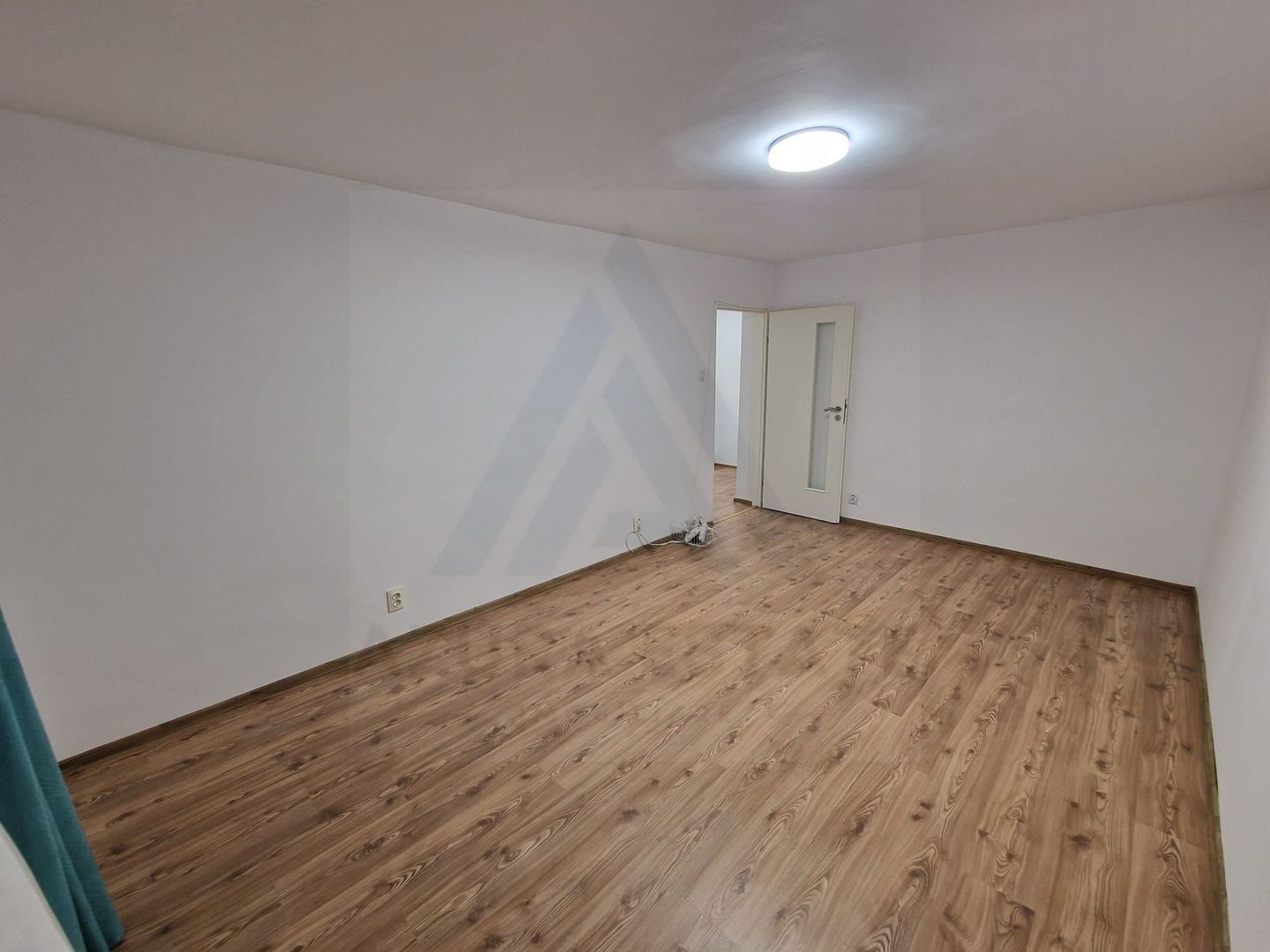 Apartament 3 camere 2 bai 66mp + pivnita Terezian