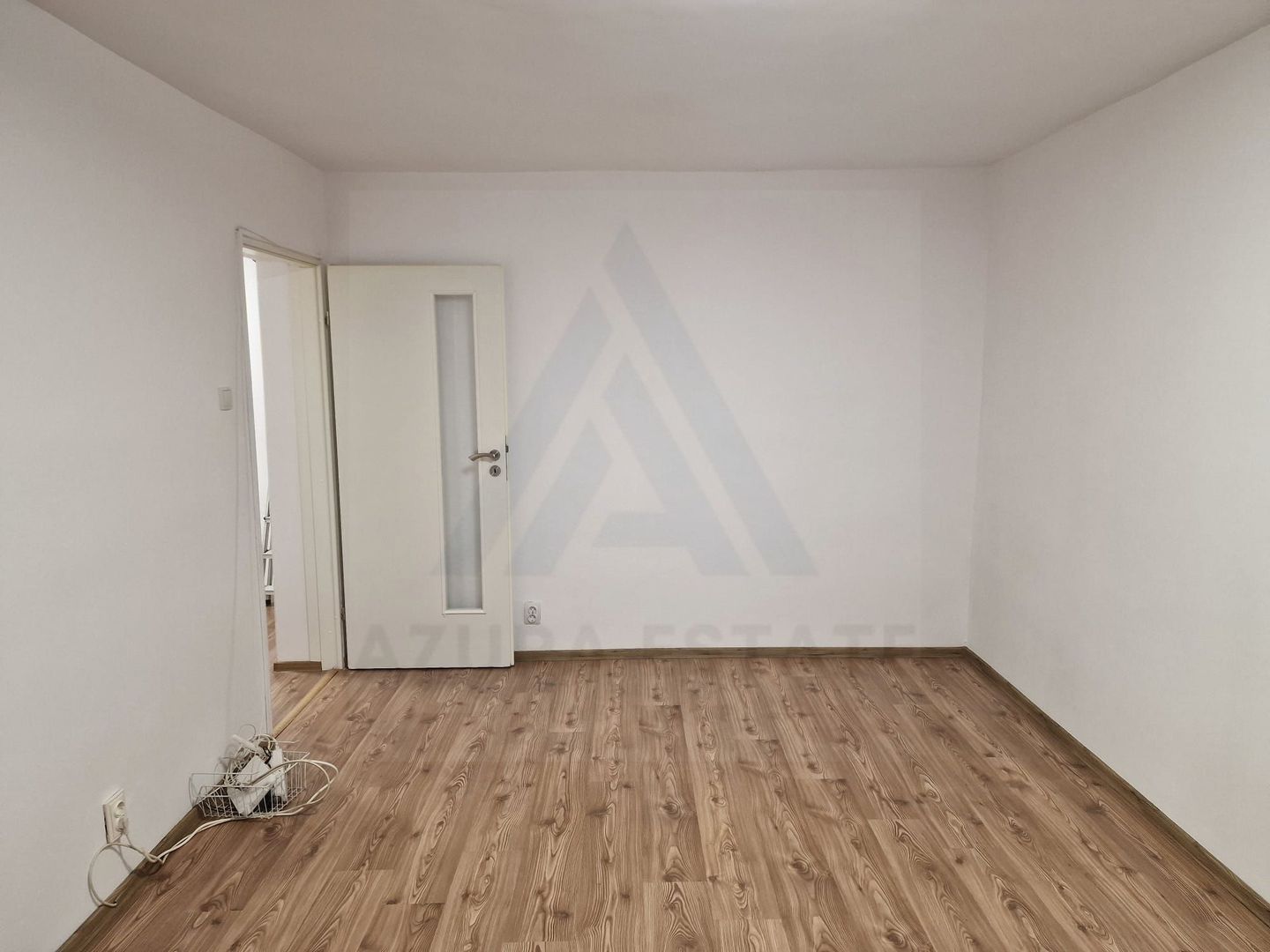 Apartament 3 camere 2 bai 66mp + pivnita Terezian