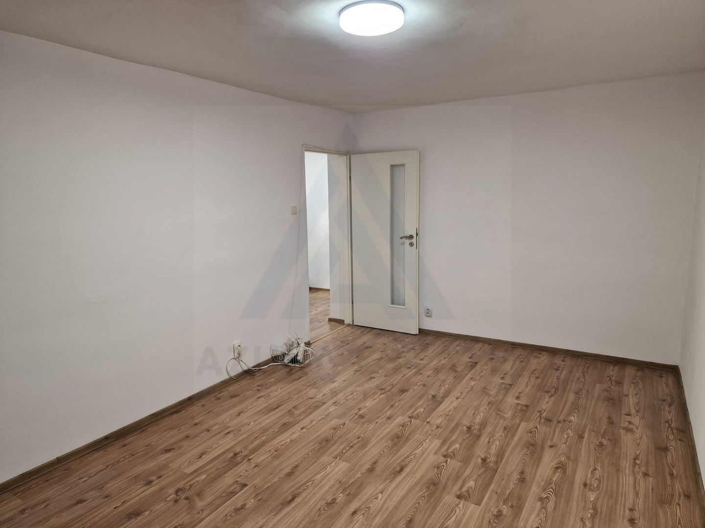 Apartament 3 camere 2 bai 66mp + pivnita Terezian
