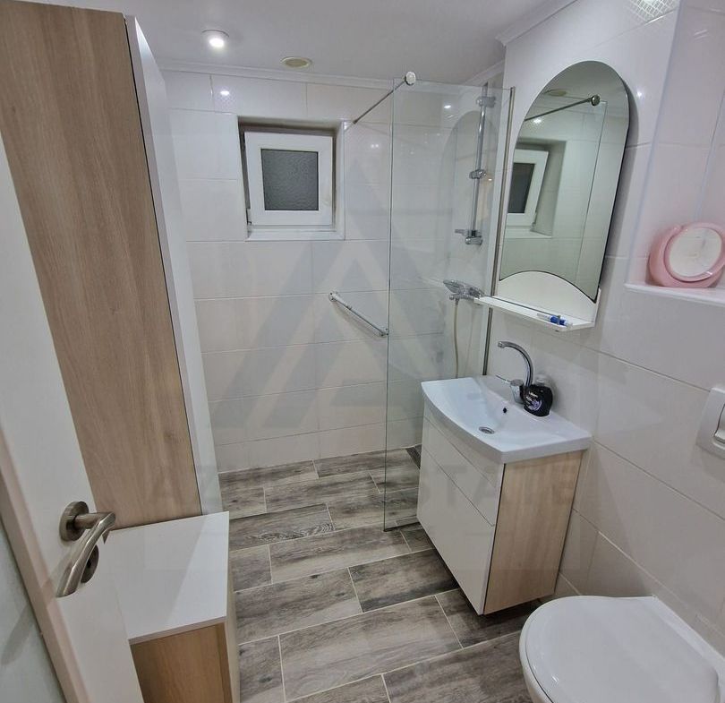 Apartament 3 camere 2 bai 66mp + pivnita Terezian