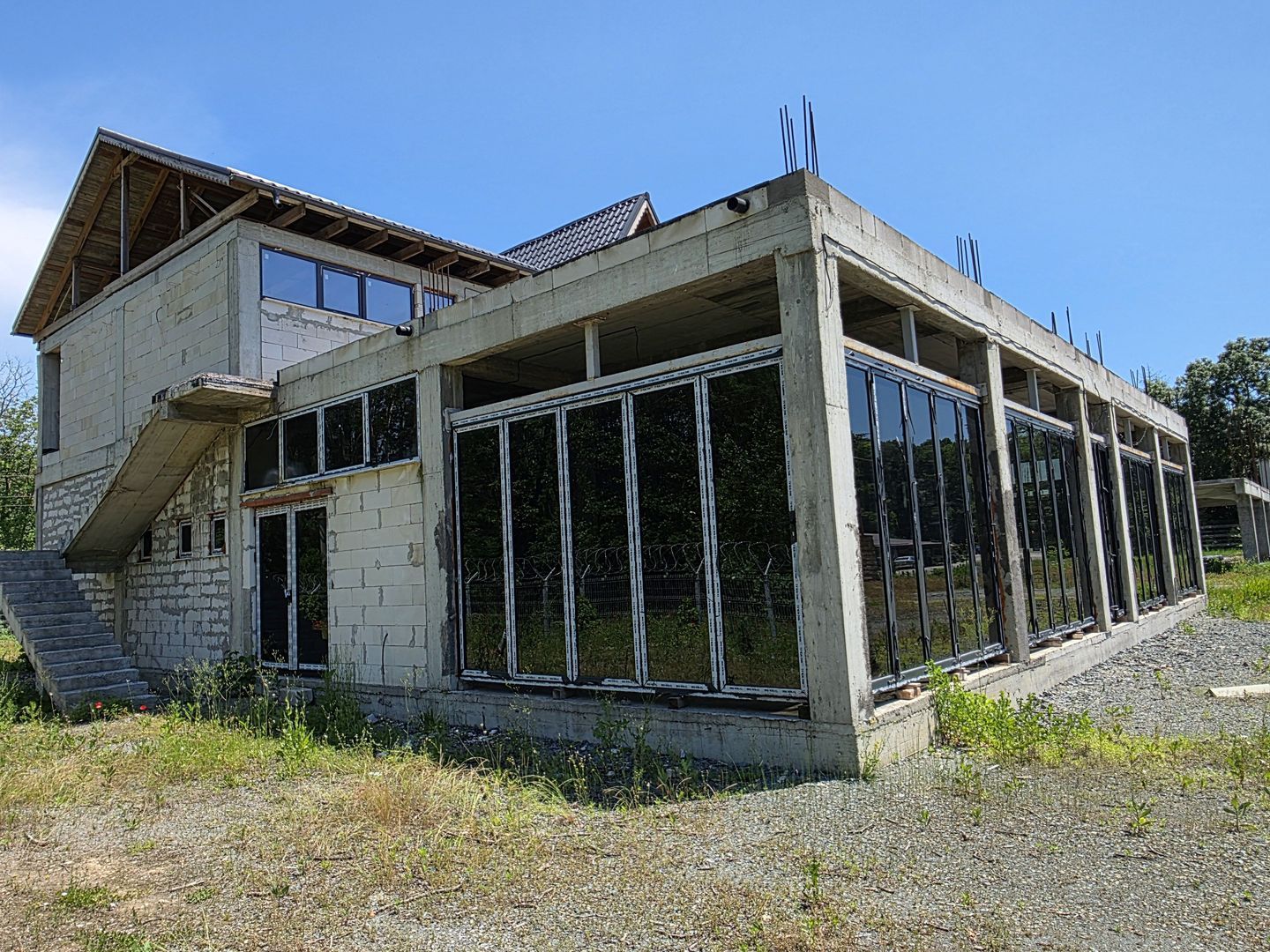 OPORTUNITATE DE INVESTIȚIE STRATEGICĂ – Clădire Mixtă 800 mp lângă Baza NATO