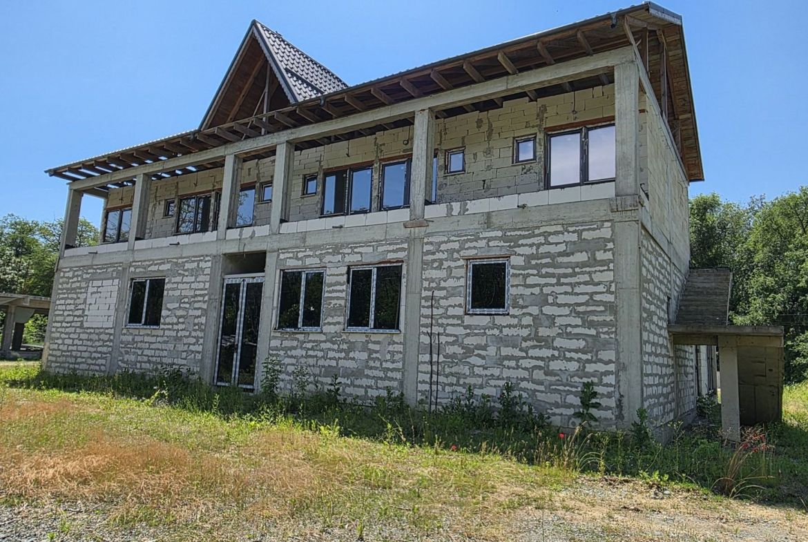 OPORTUNITATE DE INVESTIȚIE STRATEGICĂ – Clădire Mixtă 800 mp lângă Baza NATO