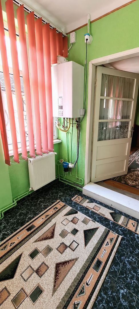 Casă individuală, teren generos de 1.348mp, poziție centrală, Giarmata