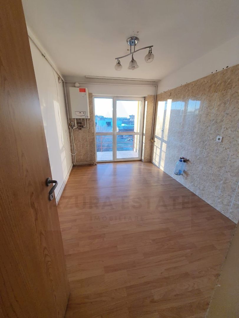 Apartament 3 camere decomandat etaj 1 66 mp balcon 8 mp Trei Stejari