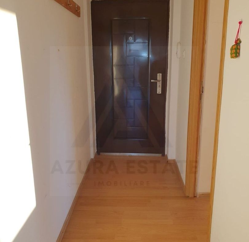 Apartament 3 camere decomandat etaj 1 66 mp balcon 8 mp Trei Stejari