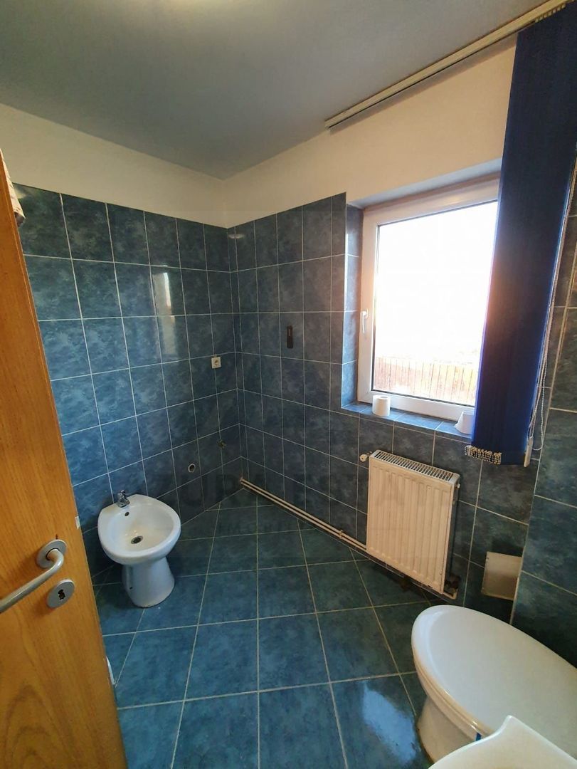 Apartament 3 camere decomandat etaj 1 66 mp balcon 8 mp Trei Stejari