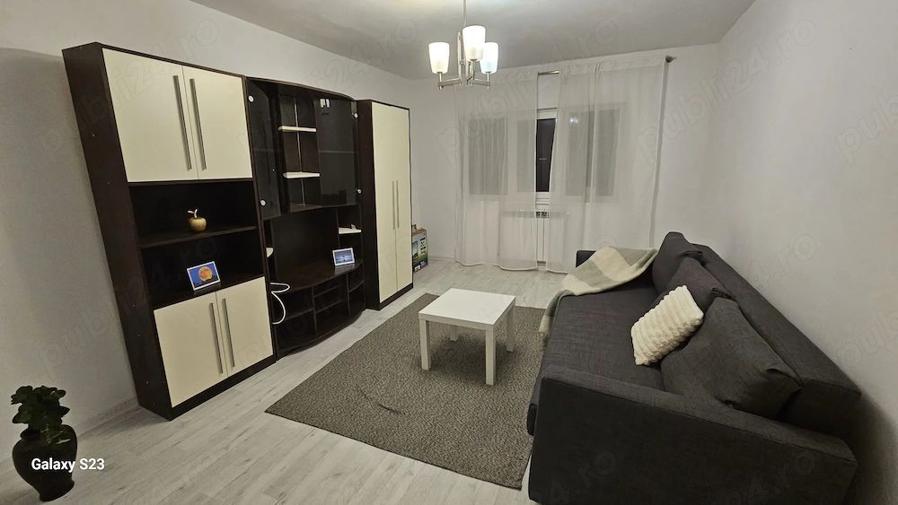 De inchiriat apartament 2 camere, Piața Centrală, et. 4, renovat, 450 eur