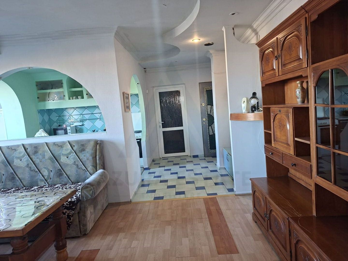 Apartament 3 camere 2 dormitoare 72 mp etaj 2 balcoane zona Terezian