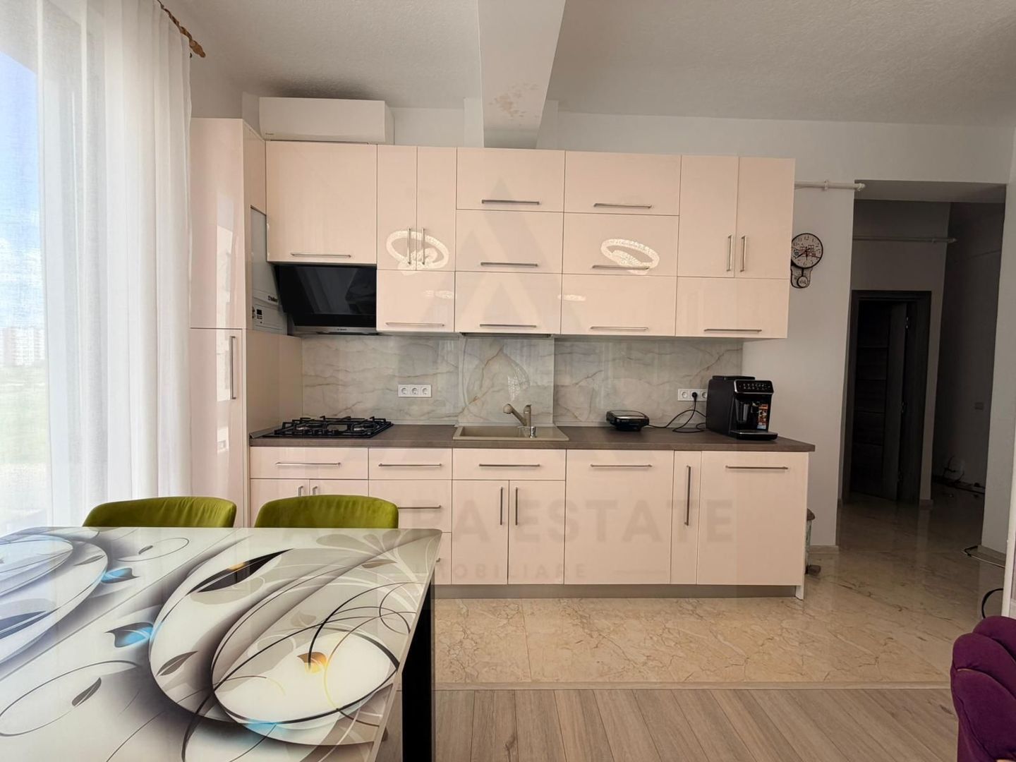 Apartament premium etaj 1 parcare subterana 70 mp utili Doamna Stanca