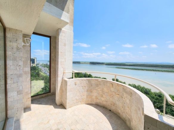 Apartament Premium – Vedere Frontală Dunăre –  Faleza Galati