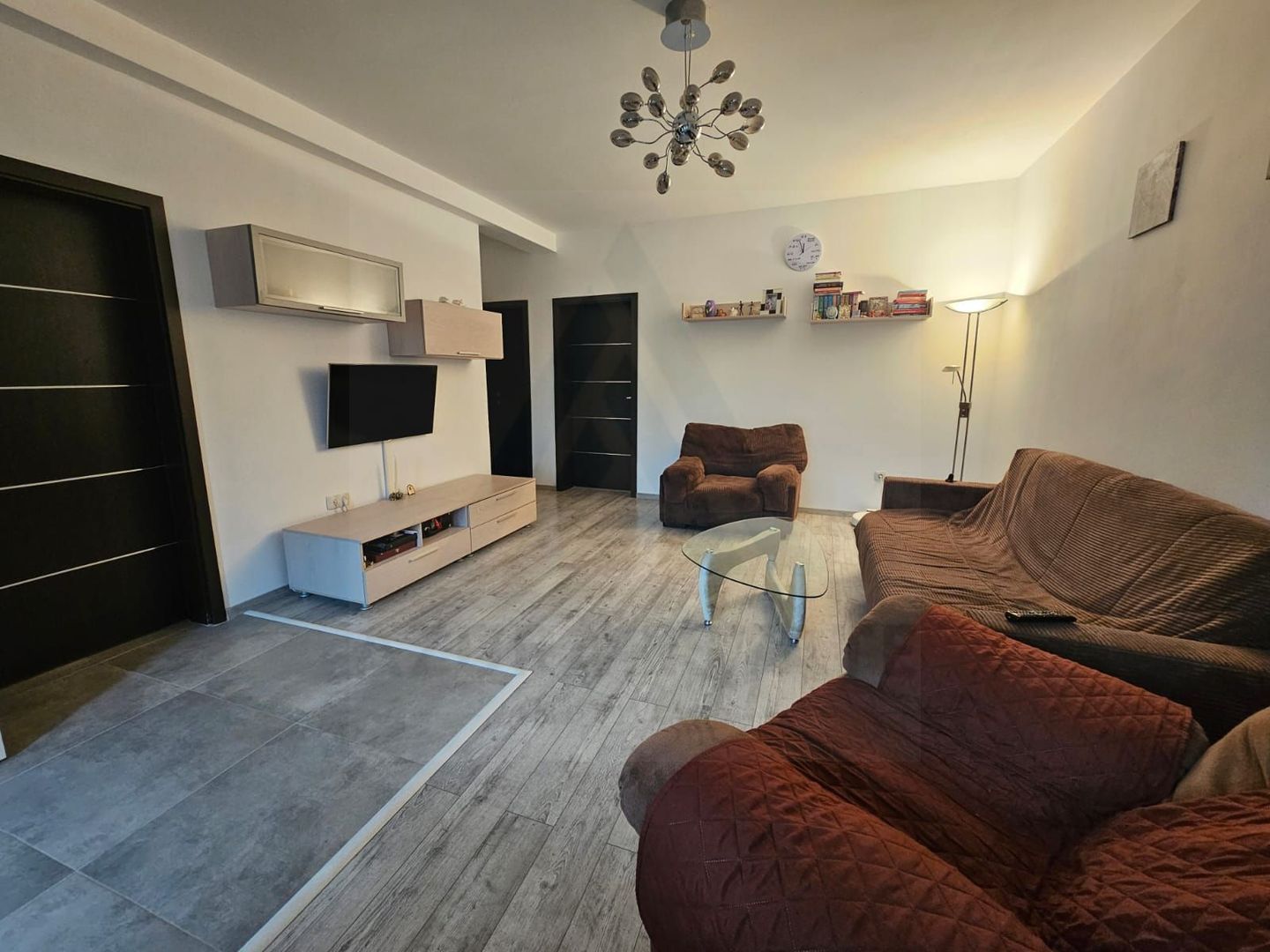 Apartament 3 camere la vilă 67 mp curte privată 147mp terasă acoperită