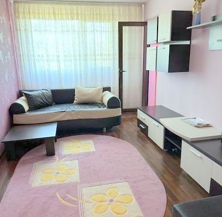 De vanzare apartament cu 3 camere, micro 38, et. 3, 63.000 euro