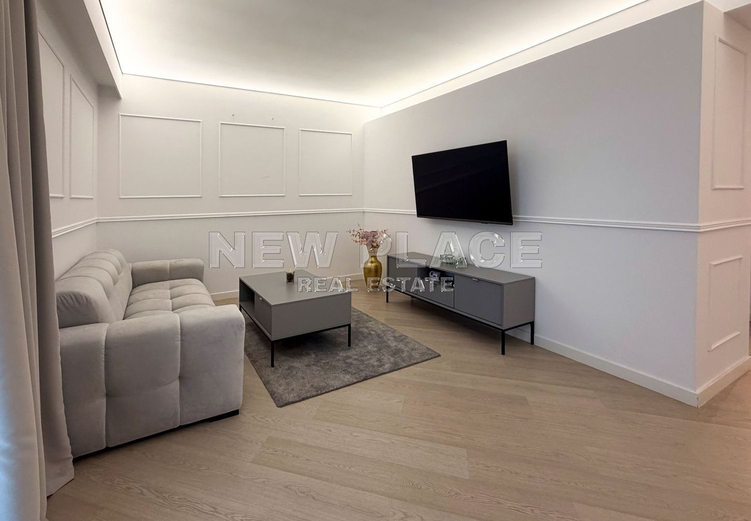 [VIDEO] CORTINA NORTH | Bucatarie inchisa | 1,100 Eur+TVA|Terasa 30 mp