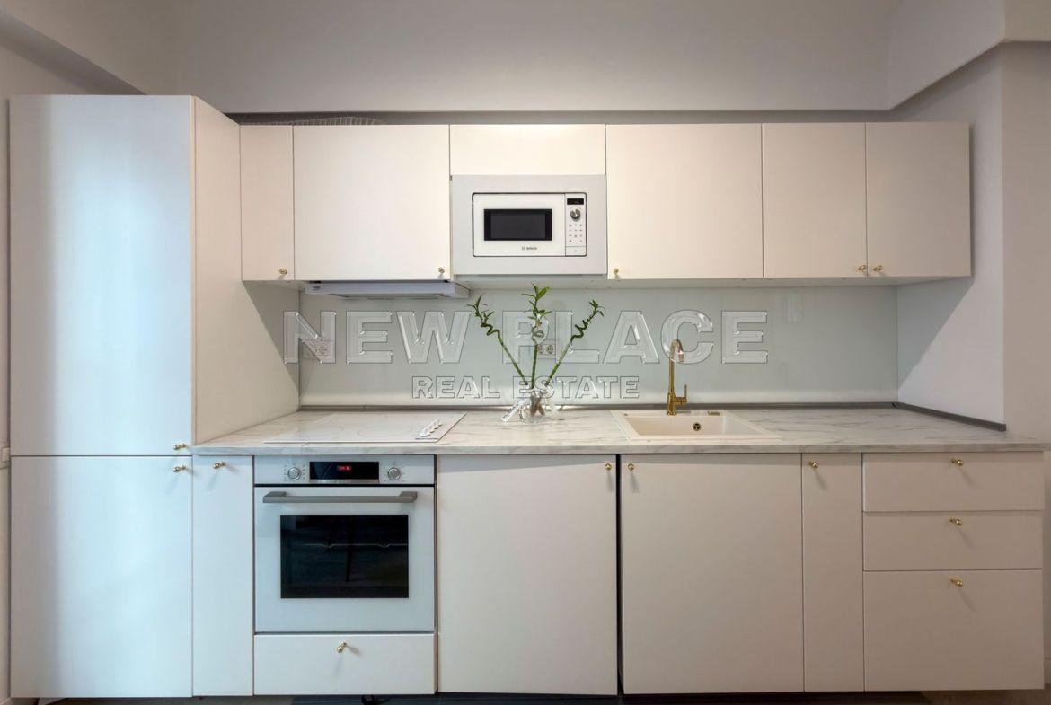 [VIDEO] CORTINA NORTH | Bucatarie inchisa | 1,100 Eur+TVA|Terasa 30 mp