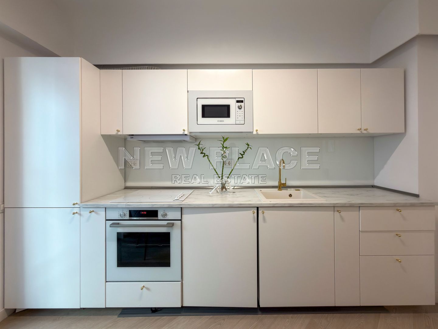 [VIDEO] CORTINA NORTH | Bucatarie inchisa | 1,100 Eur+TVA|Terasa 30 mp