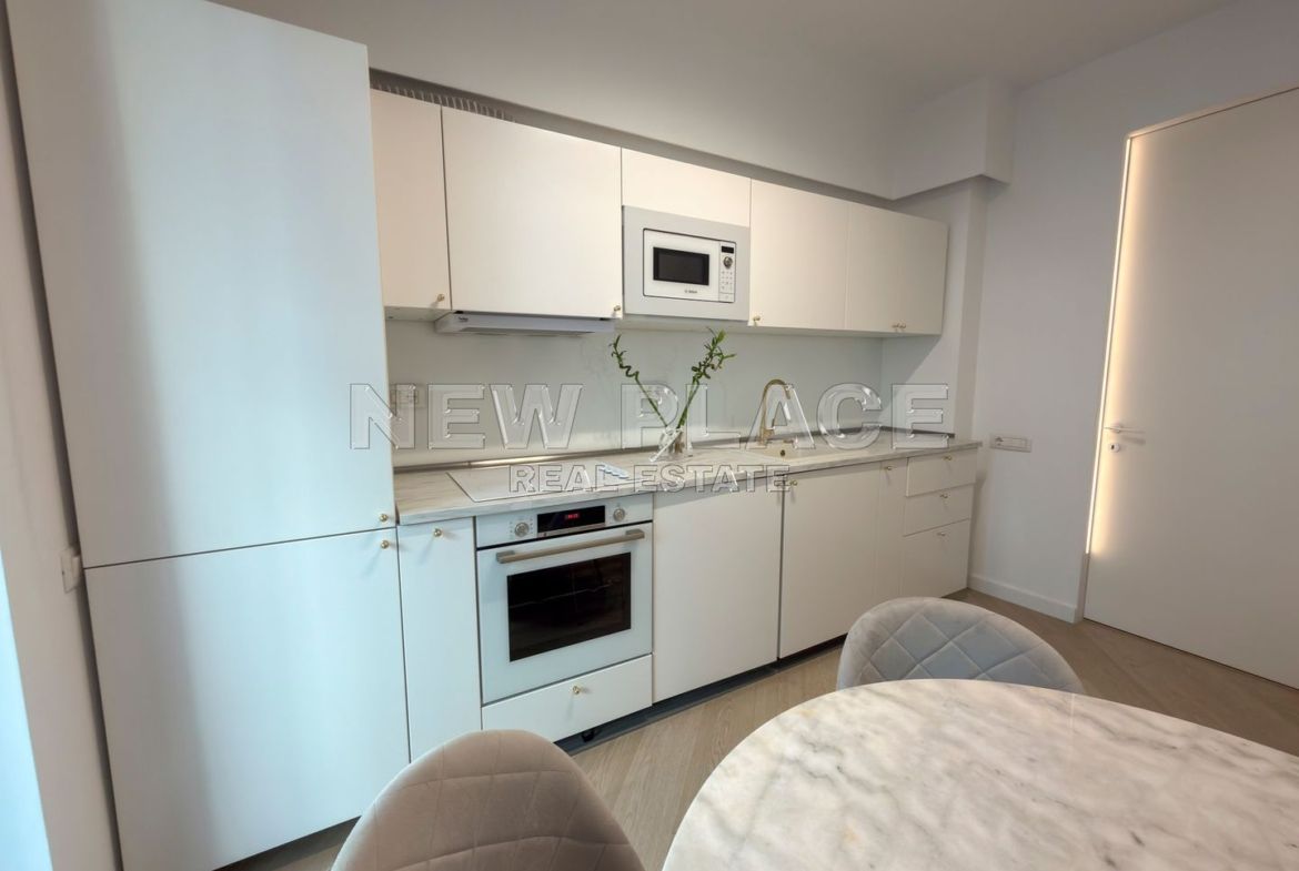 [VIDEO] CORTINA NORTH | Bucatarie inchisa | 1,100 Eur+TVA|Terasa 30 mp